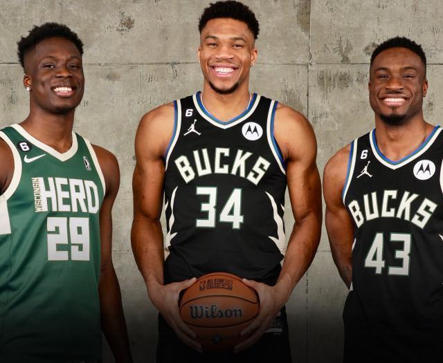 NBA历史首次！雄鹿签下字母弟 三兄弟将并肩作战