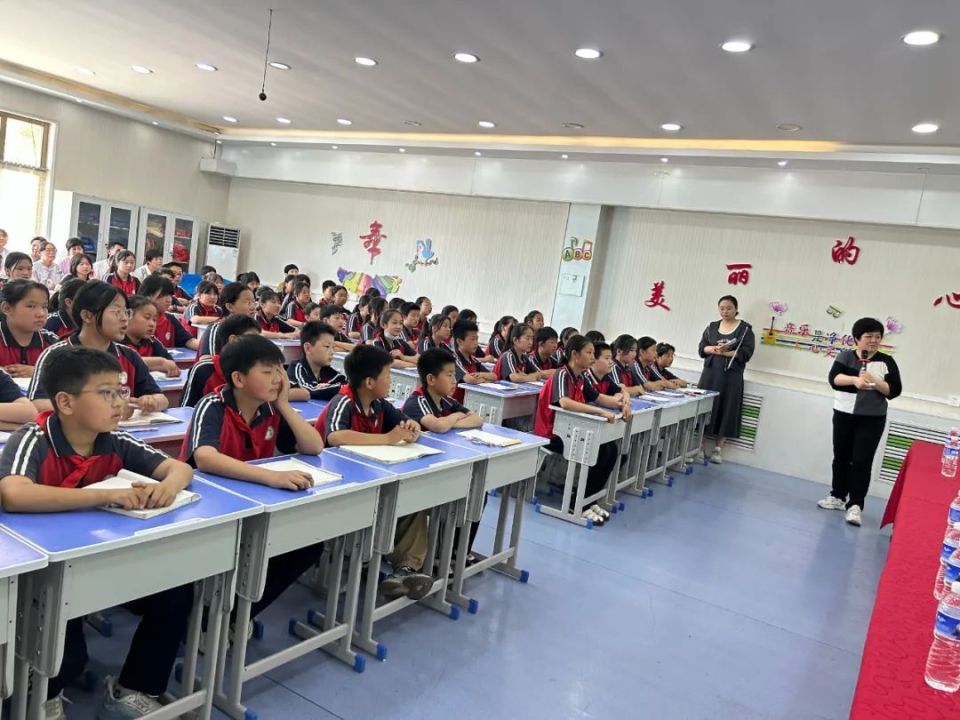 武邑县委网信办开展预防青少年网络沉迷系列健康教育进校园活动