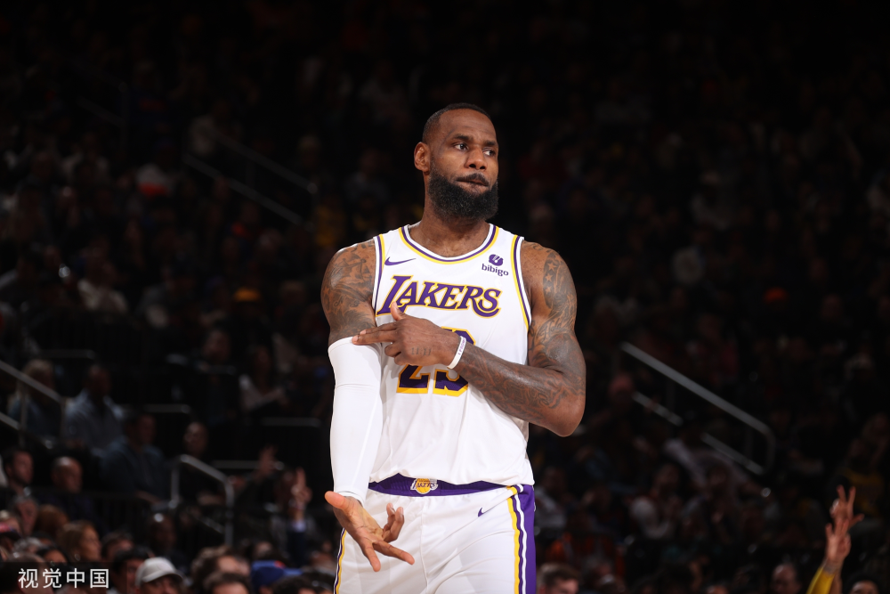 NBA常规赛：湖人终结尼克斯9连胜 詹皇24分浓眉17000分里程碑