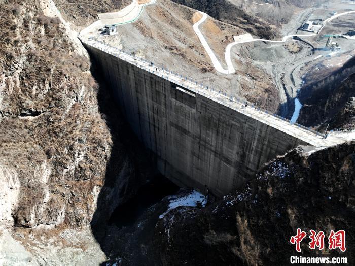 青海首座堆石混凝土重力坝正式下闸蓄水