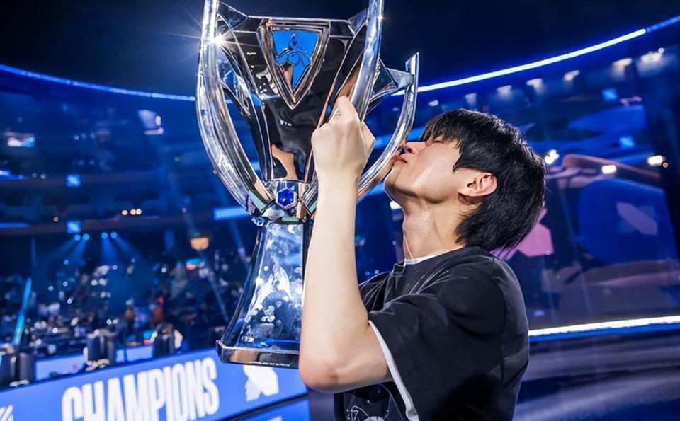 wbg被零封t1成功一串四faker四冠不留遗憾