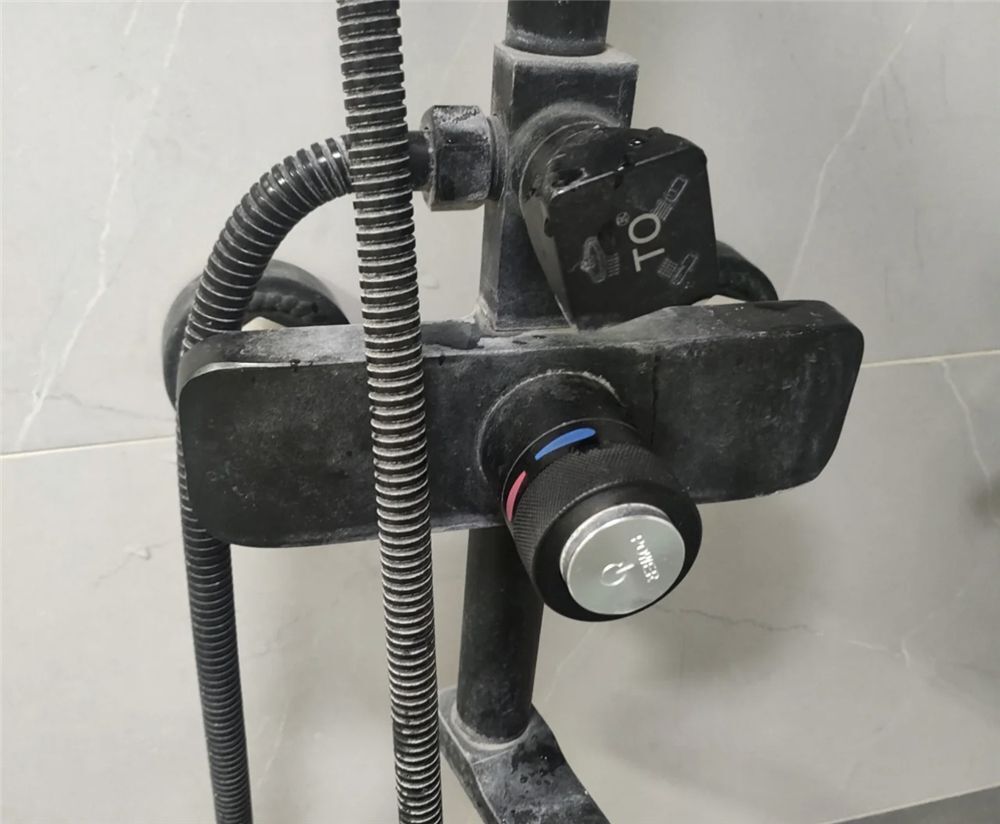 另外,那些个黑色的花洒,我也不知道为什么那么多人会推荐,别说用上