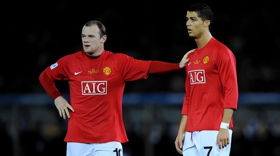 前教练突爆往事,鲁尼与c罗决裂内幕曝光,他牺牲太多_腾讯新闻