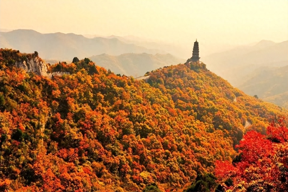 襄垣仙堂山:红叶满山惹人"醉"
