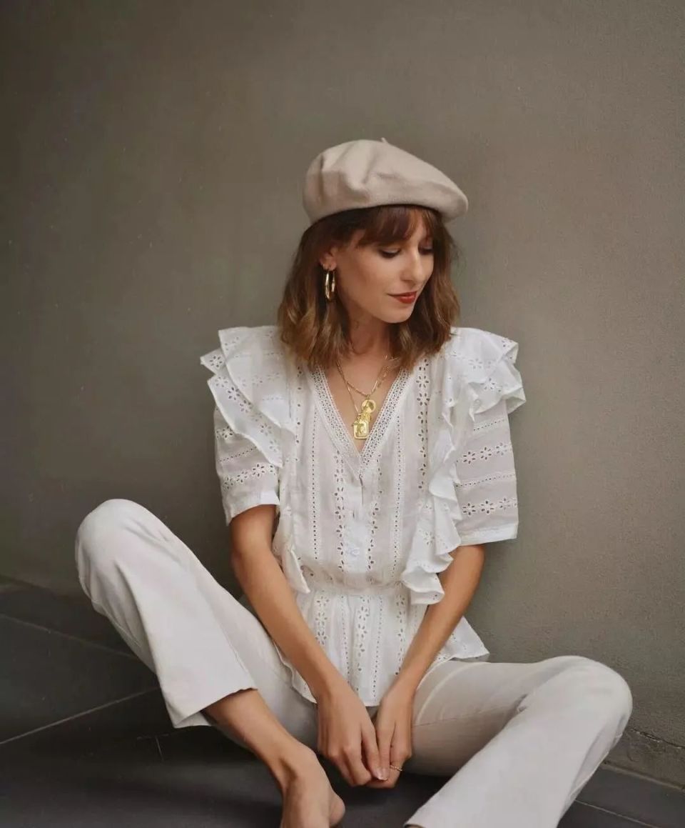 法式风格的穿搭,总是能够恰到好处地诠释出那份轻松又优雅的魅力.