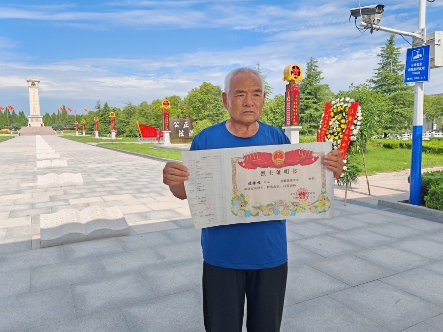 "8月1日上午,莘县十八里铺镇铺张庄村退役军人张克明,在安徽省淮北市