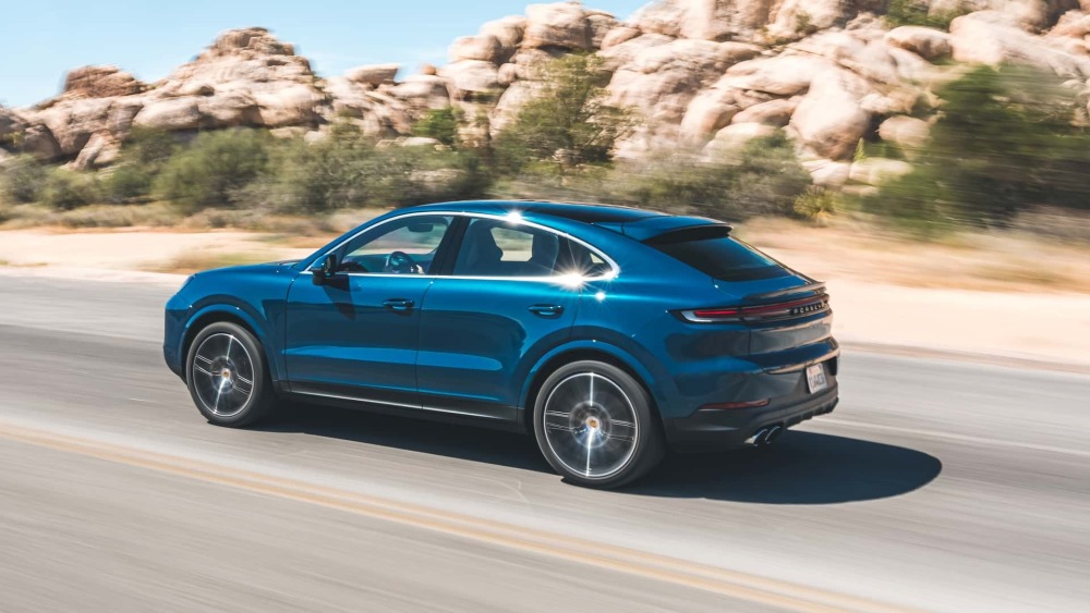 内外科技感有明显增强2024款保时捷cayennecoupe大量实拍图发布