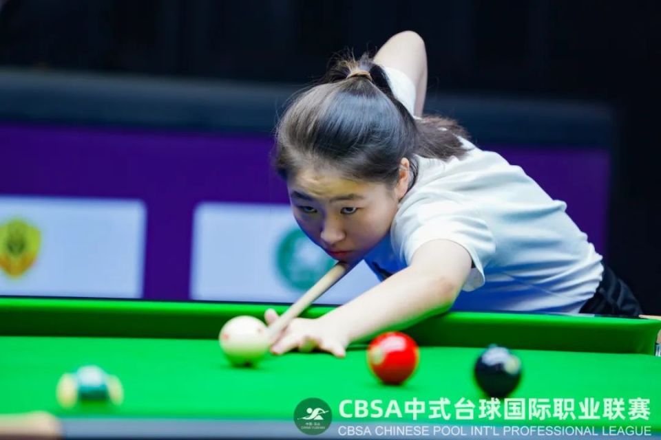郑晓春5-1大胜冯雅琦,黄卓尔5-2击败郑鑫怡,严金凤5-3力克欧阳慧雪