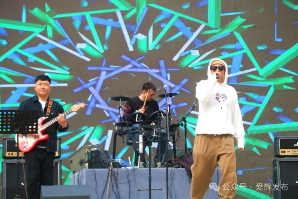 今日10时,快来黑河世纪广场赏非遗,听电音,品美食