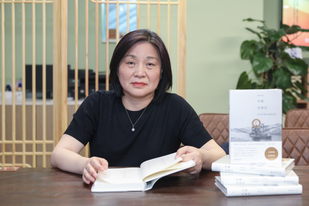 对话梁鸿:离开了梁庄,离不开故乡丨顶端访谈