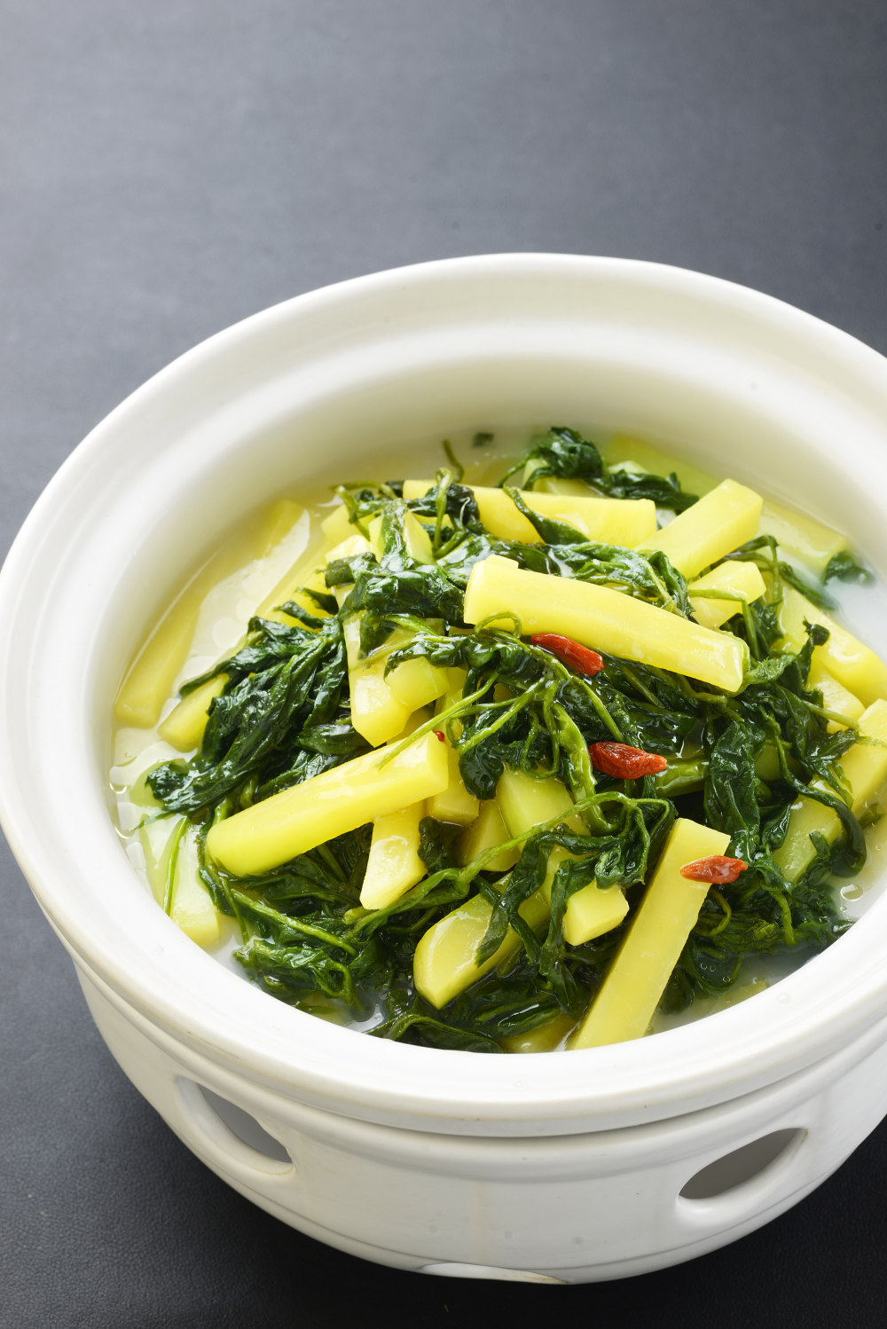 野菜采摘季!森林食品集团的山野菜"三用"