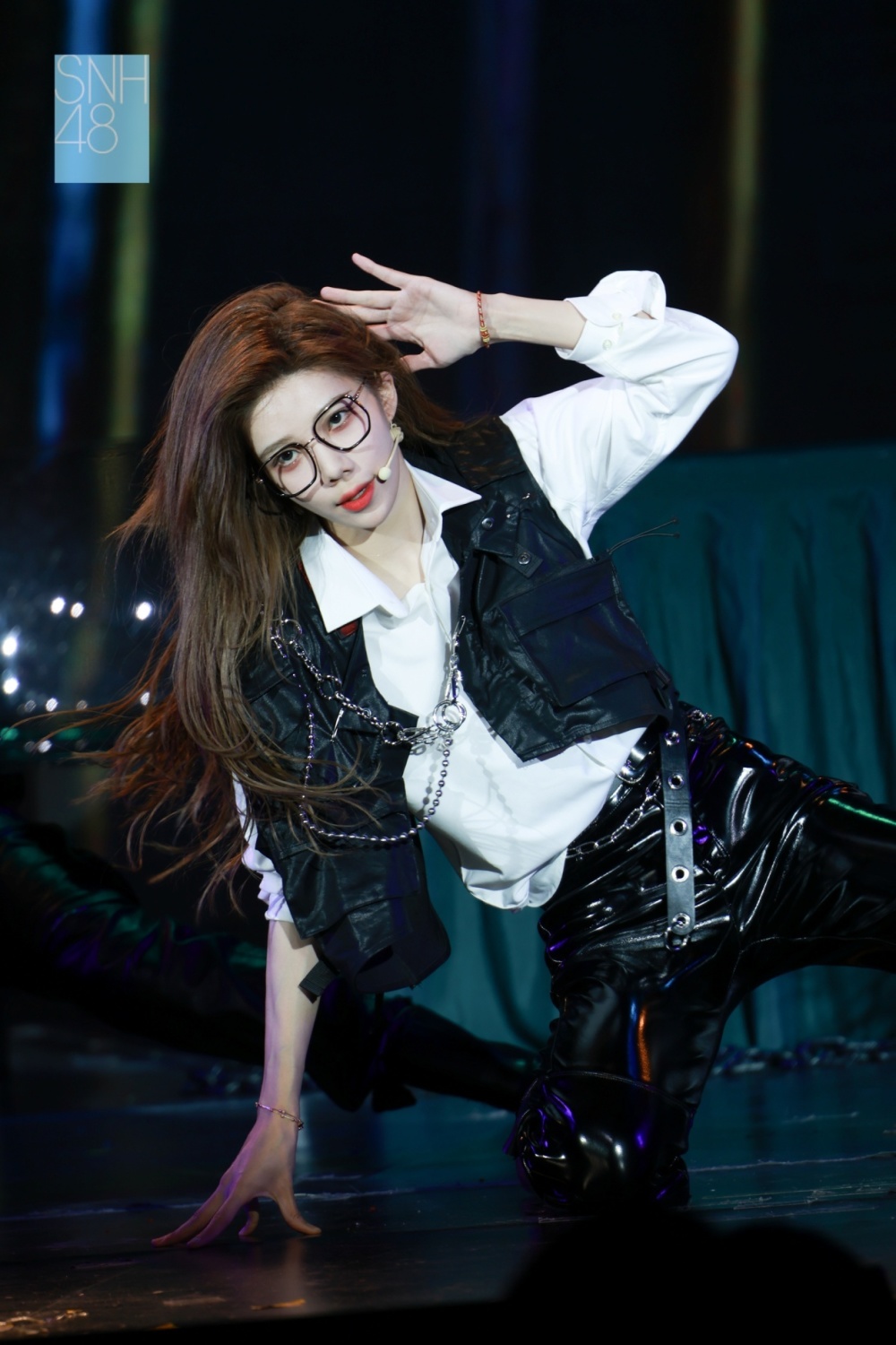 snh48沈梦瑶生日会造型百变 原创舞台剧诠释"梦中的婚礼"_腾讯新闻