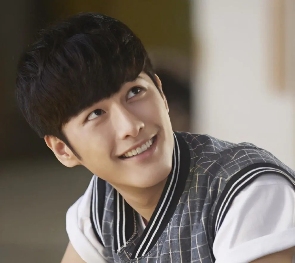 曾志伟力挺朱梓骁直播带货,与郝蕾,吴镇宇展开辩论,连续两次被打脸