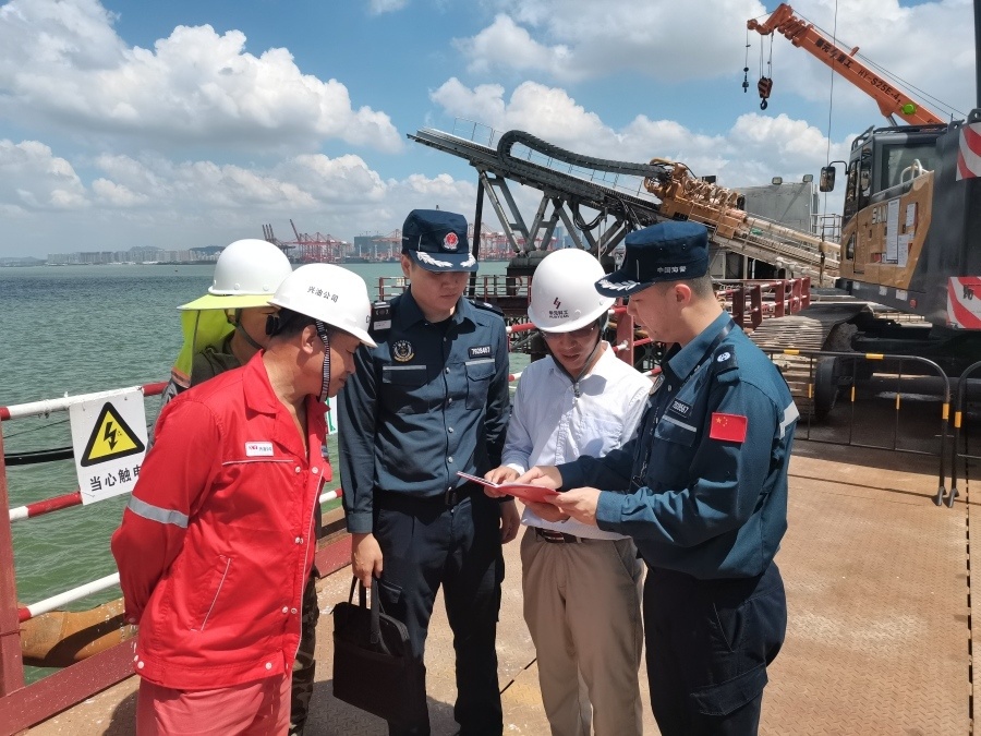 深圳海警与多部门开展新一轮联合执法行动