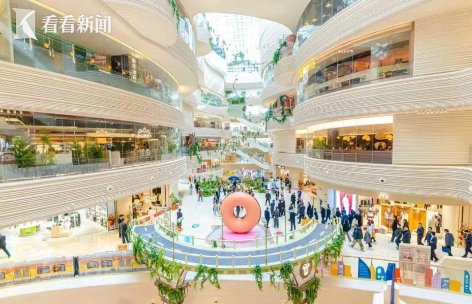 西上海逛吃新去处！年度最大商业“巨无霸”开业_腾讯新闻