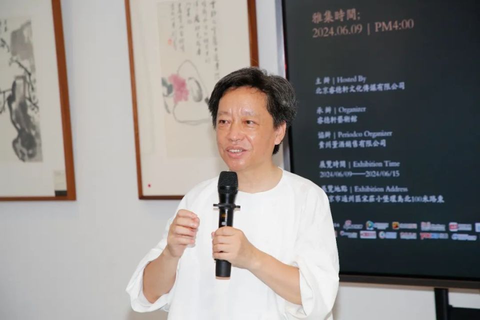 刘墨展览现场刘墨是文艺学博士,历史学博士后,现为独立学者,自由艺术