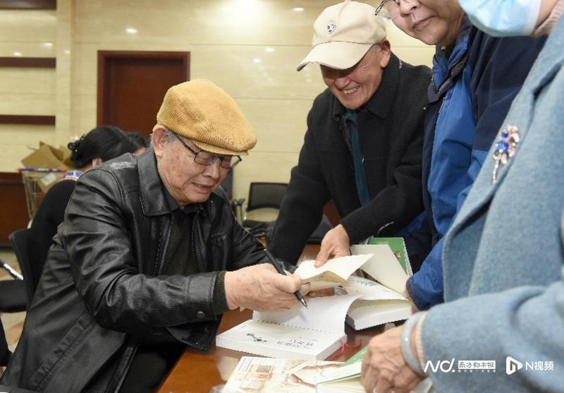 肖复兴《天坛新六十记》:以细致温润笔触,写寻常百姓点滴_腾讯新闻