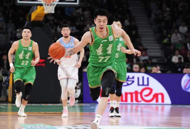 辽宁男篮96比85 战胜新疆男篮 赢下榜首大战