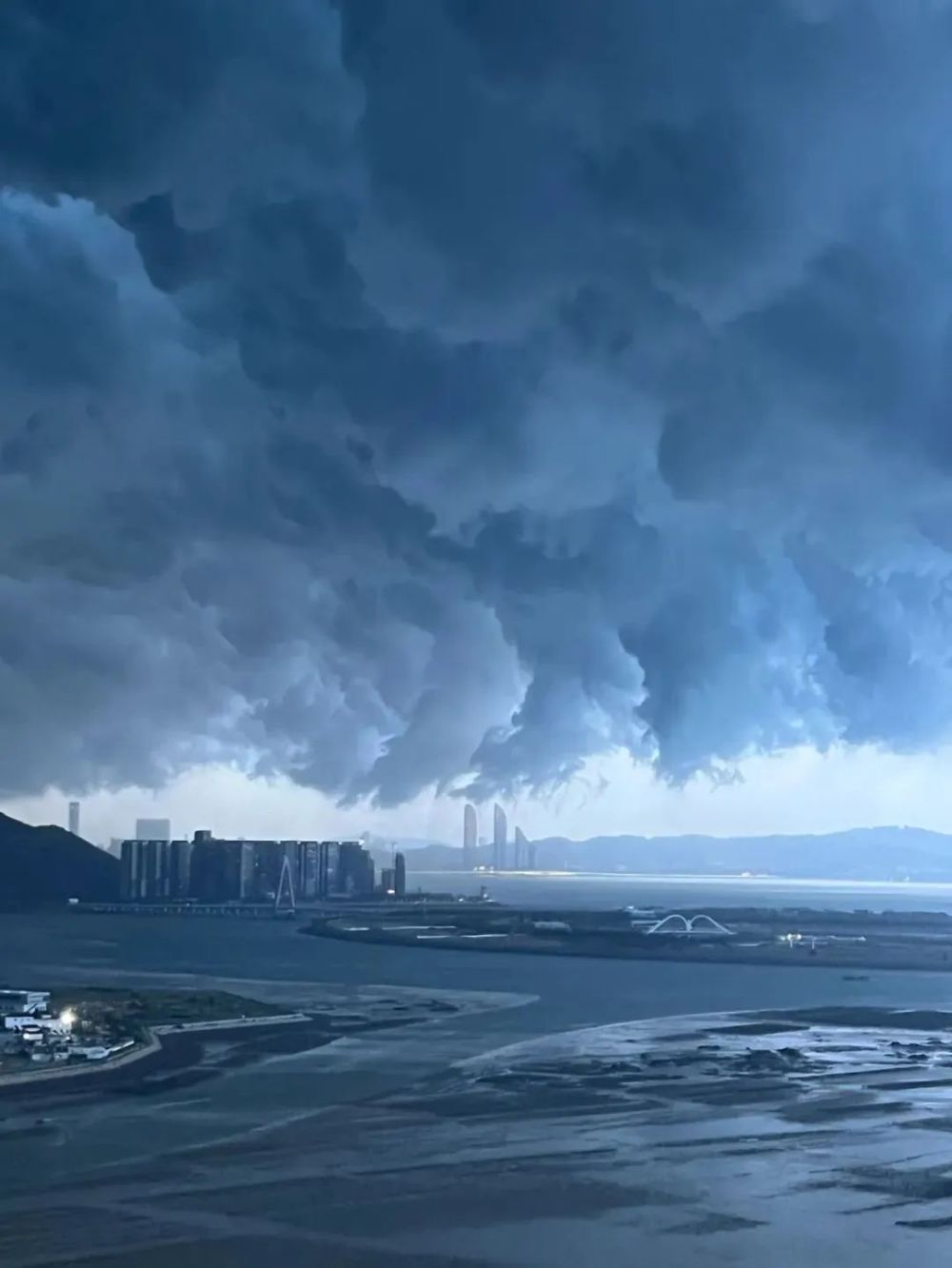 刚刚厦门狂风呼啸!预计今夜…_腾讯新闻