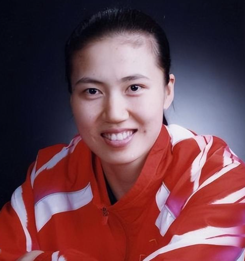 44岁周苏红升官!前女排队长衰老明显,与瘫痪5年丈夫离婚后嫁富豪