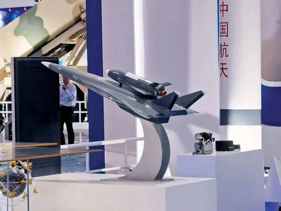 在轨飞翔276天后，中国“空天飞机”成功着陆，它与美X-37B有很大不同