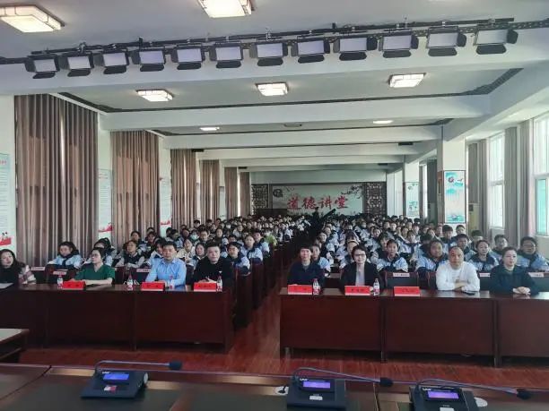 中国麻醉周科普进校园活动——走进东升三中_腾讯新闻