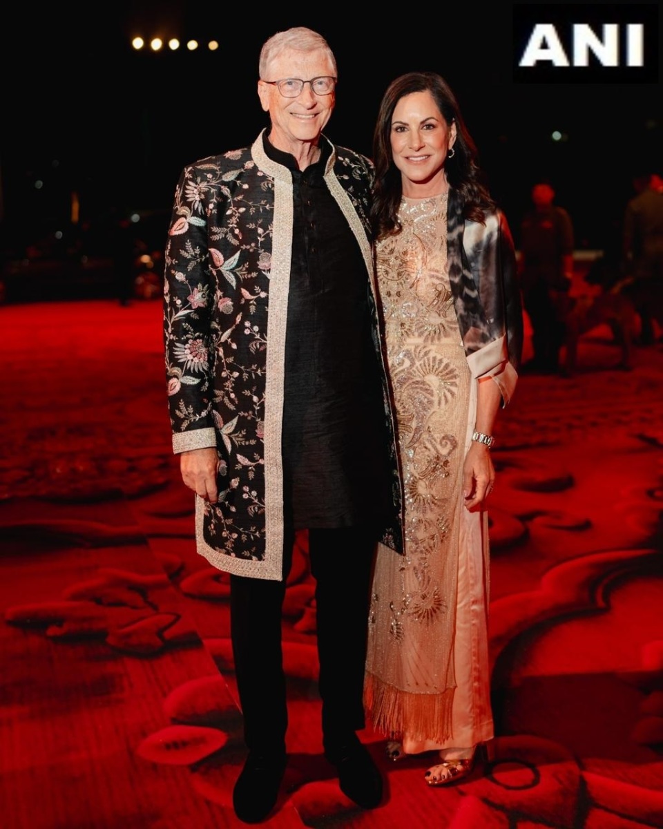 位于印度西部古吉拉特邦的贾姆讷格尔,和他的女朋友宝拉·赫德 (paula