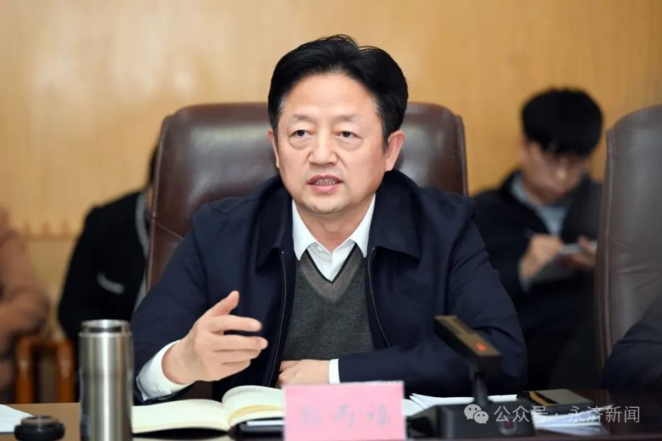 何伟对卫华,郭丙福一行来永济考察交流表示欢迎,并简要介绍了市情特征