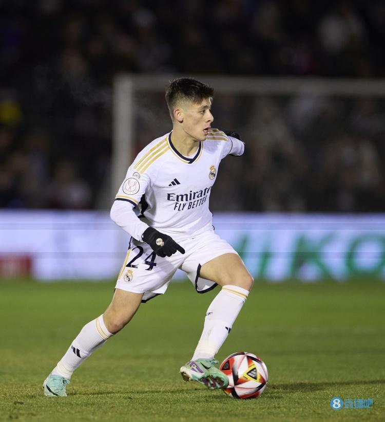 直播吧03月17日讯 昨晚西甲的一场比赛,皇马4-2战胜奥萨苏纳.