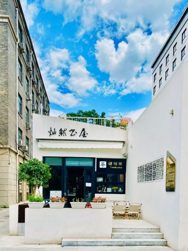 新华网文化观察丨阅读是每个人的“终身大事”_腾讯新闻