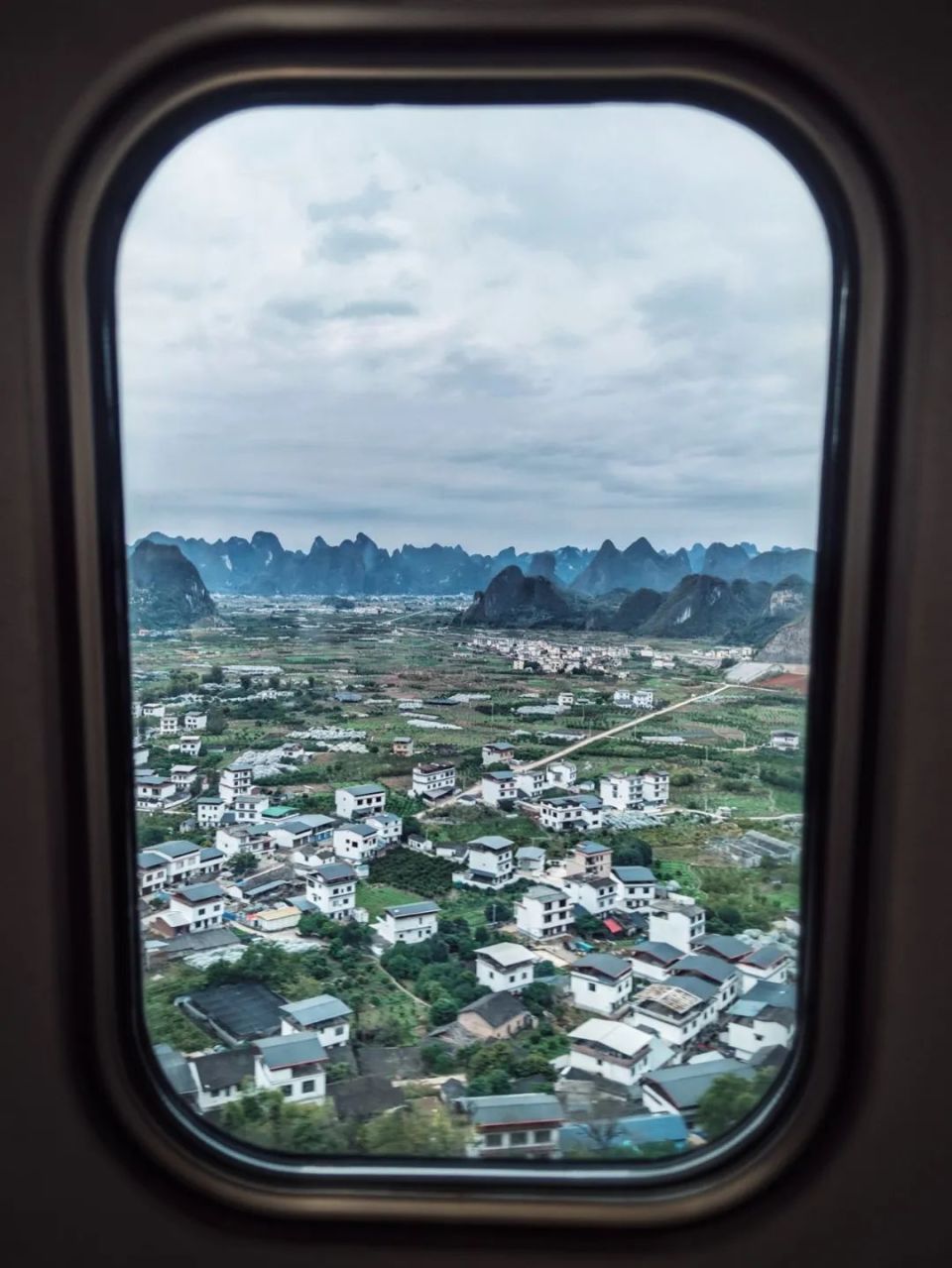 真实火车窗外风景图片图片