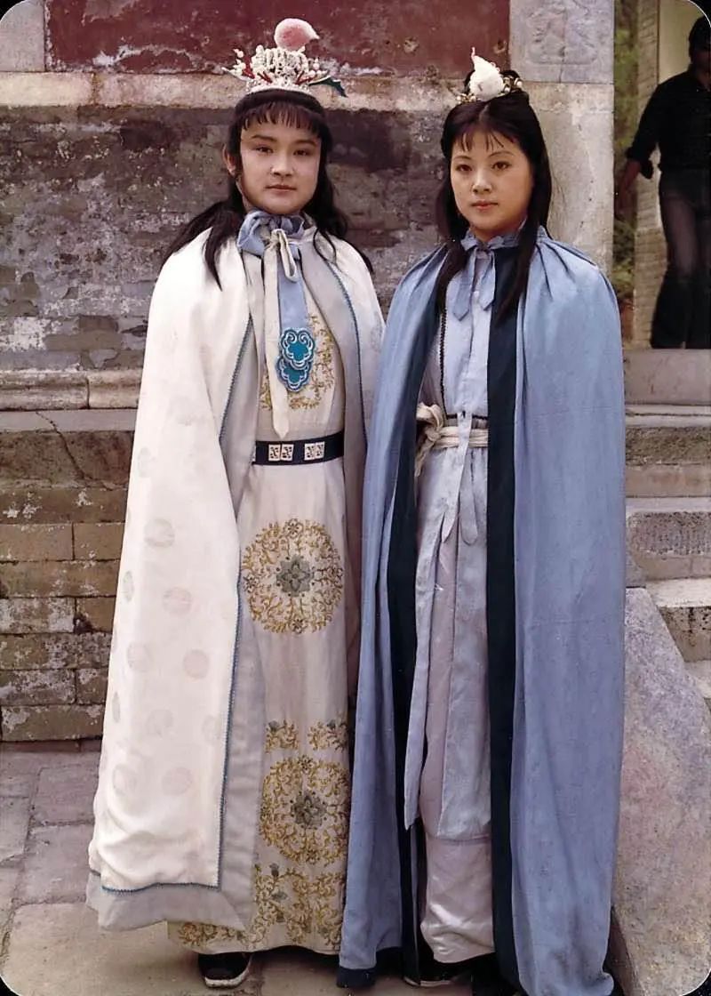 红楼梦里有三次"偷试",贾宝玉都在现场,原文写得太有意思了