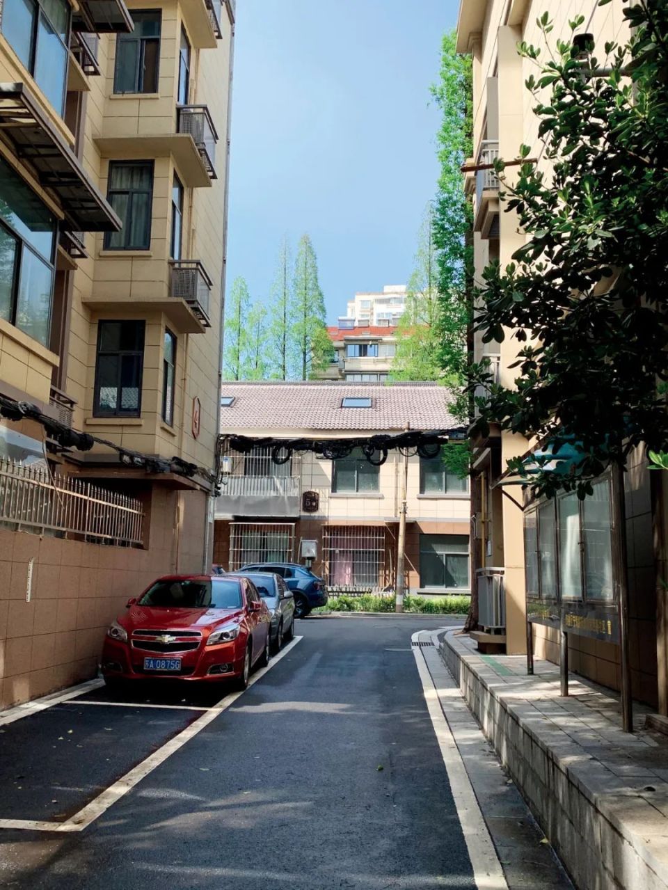 房重建了,邻里却不愿意相见