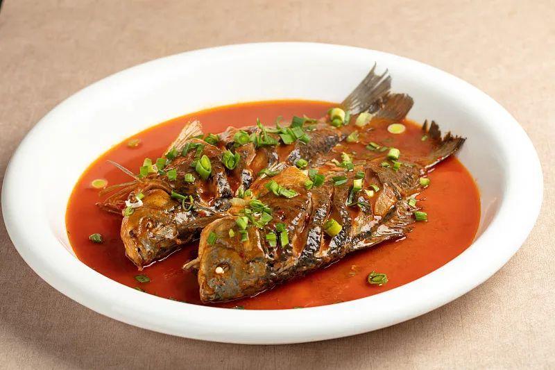 鱼胆毒性胜砒霜！生食、熟食都会中毒！如何健康吃鱼？这些知识点要记好_腾讯新闻
