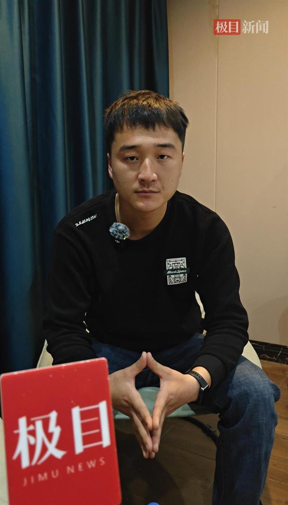 妻儿三人被发小杀害，丈夫：案发前曾借钱给嫌犯，妻子48克金首饰被偷_腾讯新闻