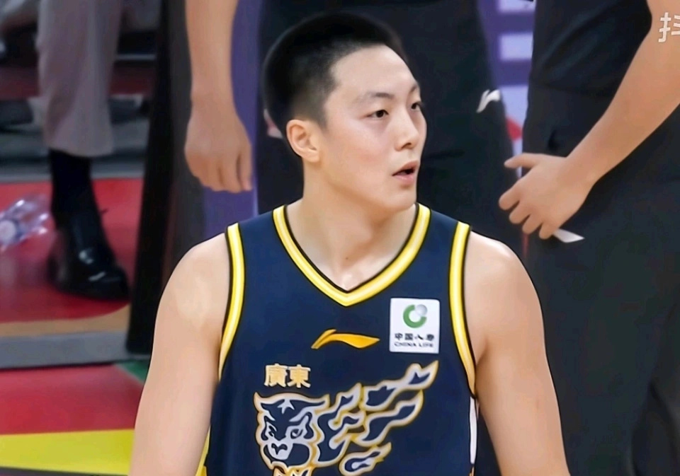 随着辽宁82-98惨败、广东90-80赢球，CBA1/4决赛对阵出炉！_腾讯新闻