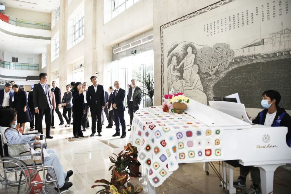 中山大学党委书记刘承功一行来我院调研_腾讯新闻