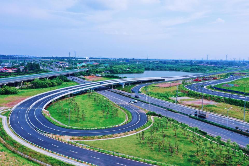 南环线局部路段已开工,其余路段正在开展工可研究,北环线(滁合周高速)