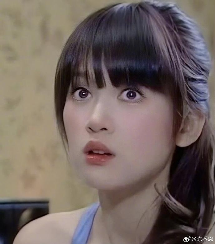 陈乔恩晒出多张拍摄时期的照片写道:"粉丝提醒我16年了吗?