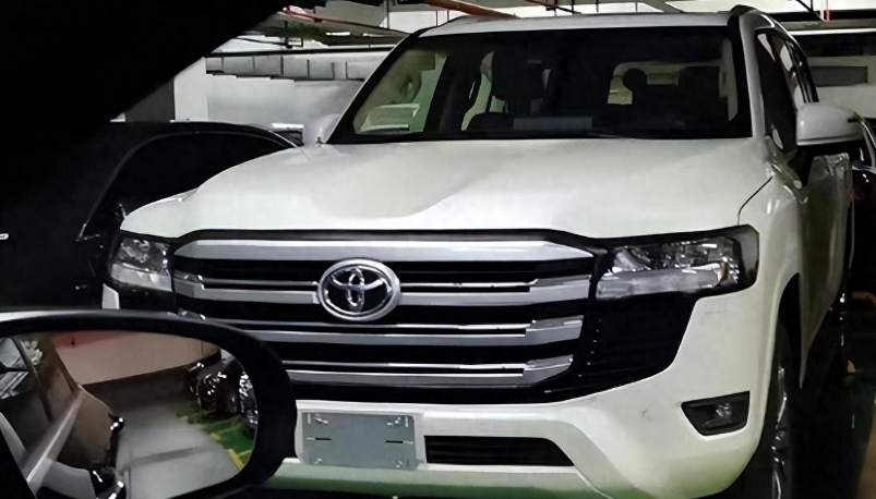 国产"陆巡"进度曝光!全系配一键启用 多媒体屏,保留4.0l引擎_腾讯新闻