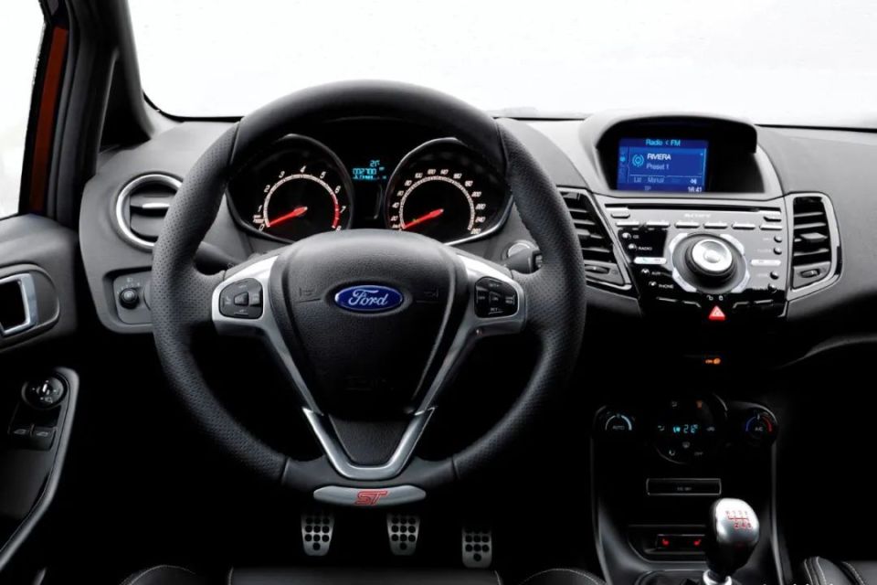 新车无人问津,停产备受追捧,二手一车难求,这些车主是抖m?_腾讯新闻