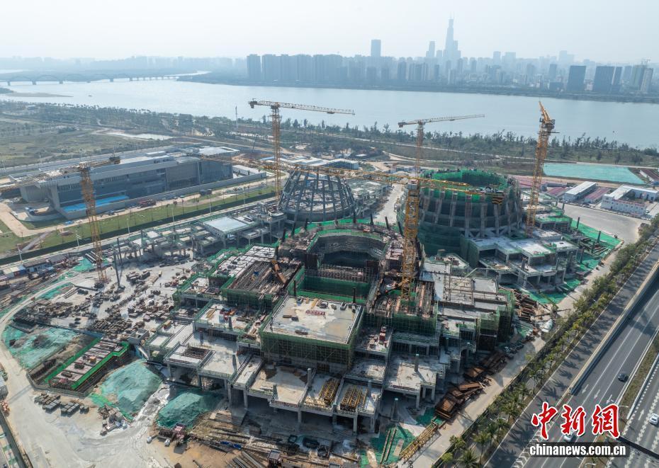 封关后的海南自贸港：重点项目建设有序推进_腾讯新闻