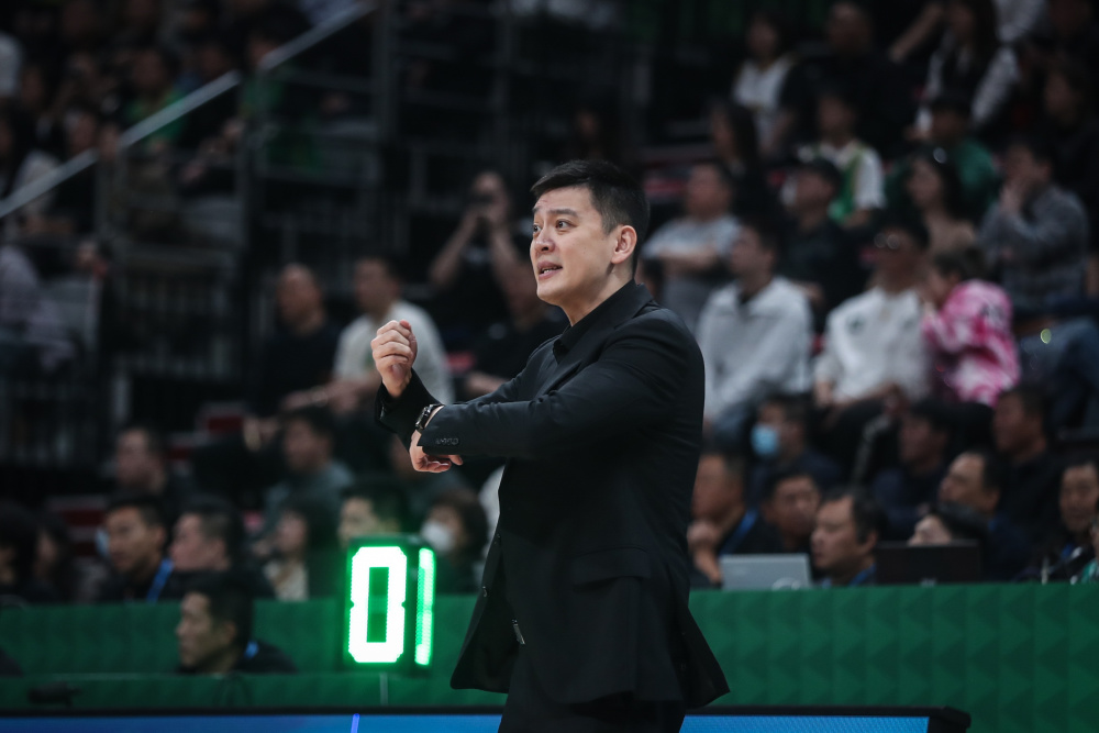 篮球cba常规赛辽宁本钢胜新疆伊力特