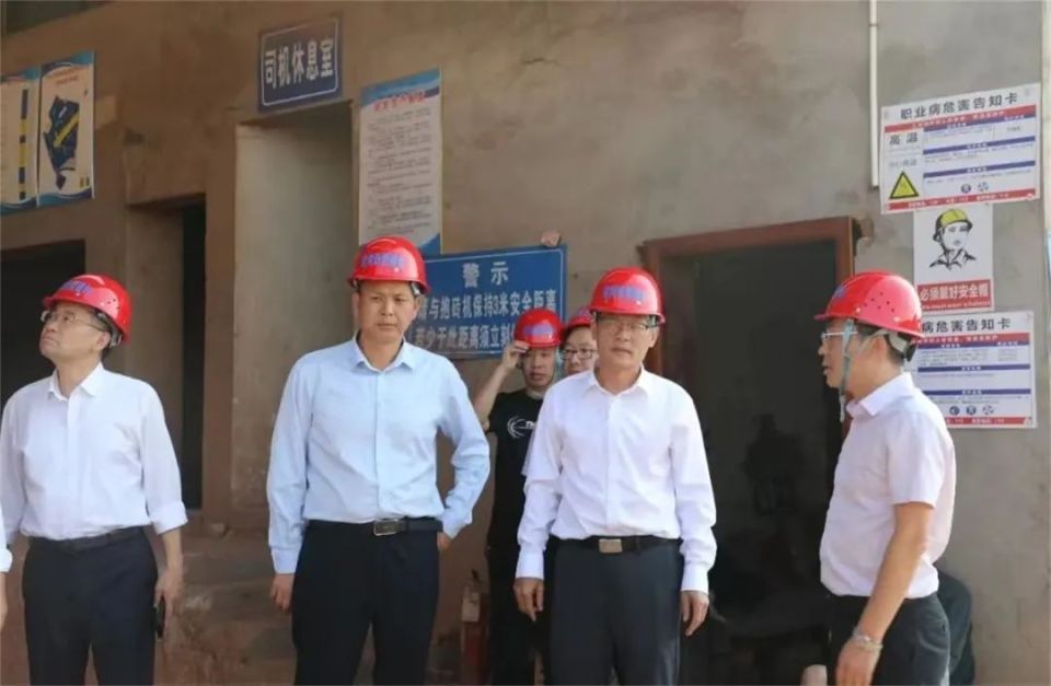 日前,福建省政协社会和法制委员会主任洪仕建带领部分省政协委员走访