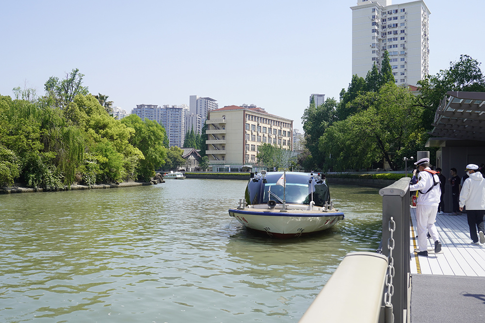 上海苏州河中山公园码头启用:每天4-5班航班,60元30分钟_腾讯新闻