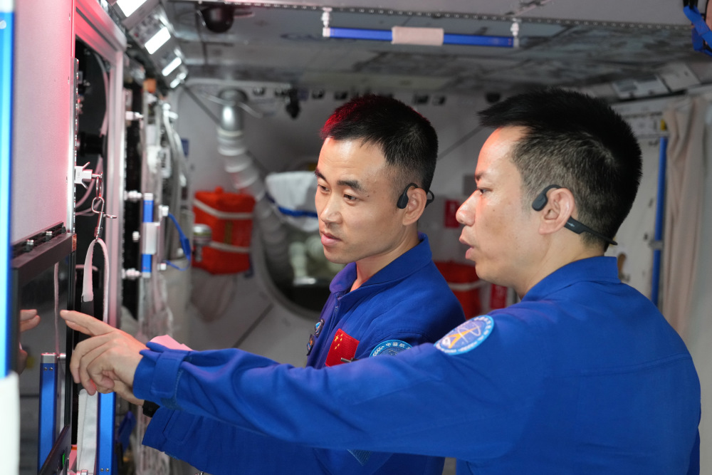 <a href=http://www.bjtvnews.com/photo/ target=_blank class=infotextkey>图片</a>