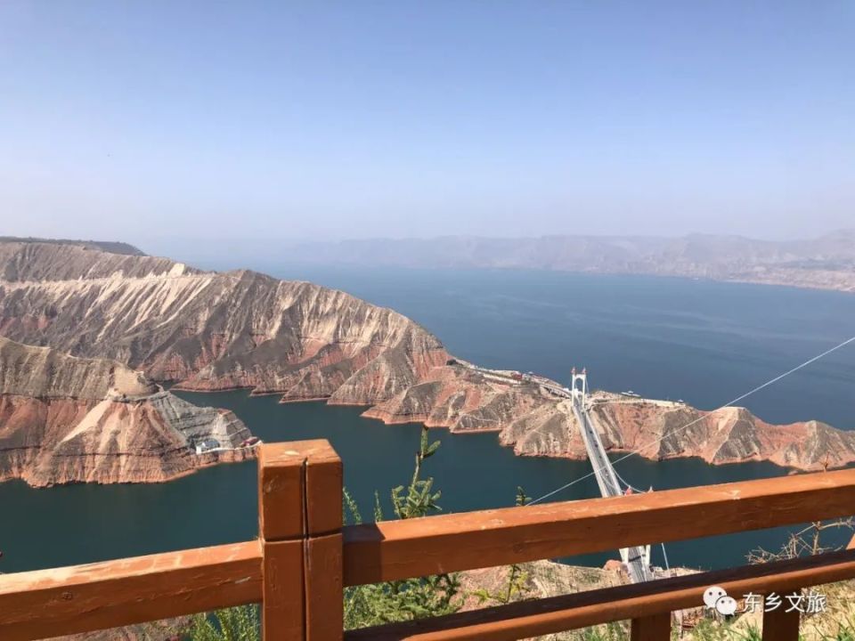 濒临刘家峡水库,距县城35公里,是东乡县新晋的旅游景点,设有停车场,木
