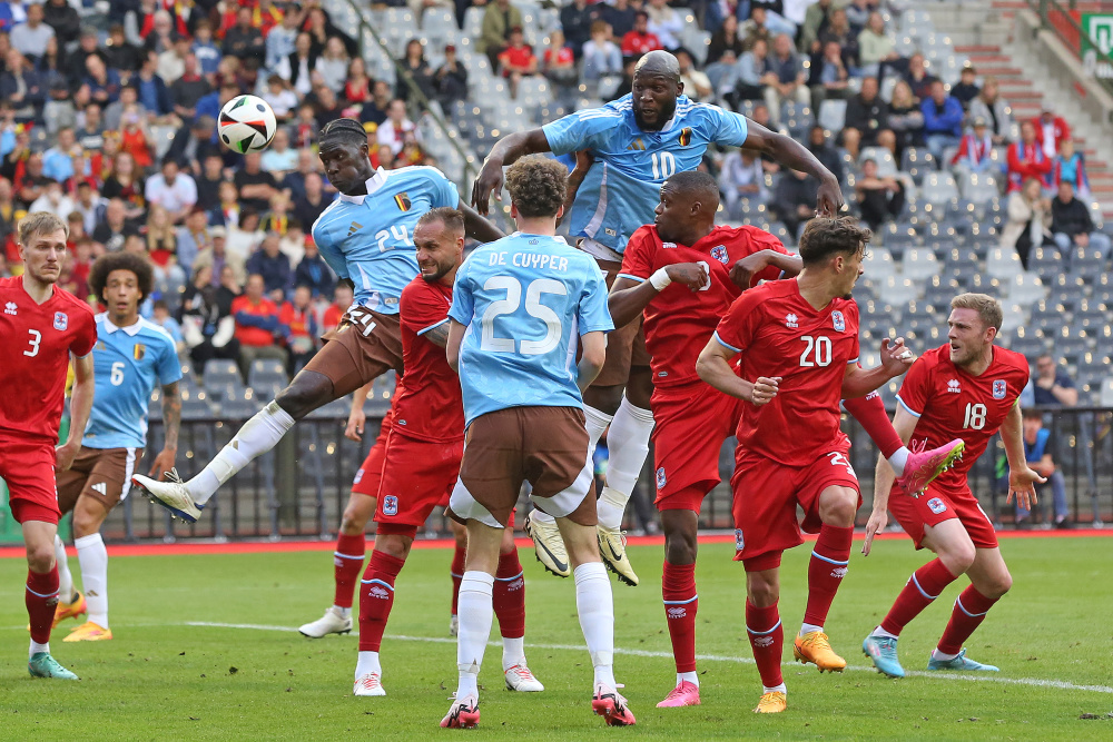 足球——友谊赛:比利时胜卢森堡