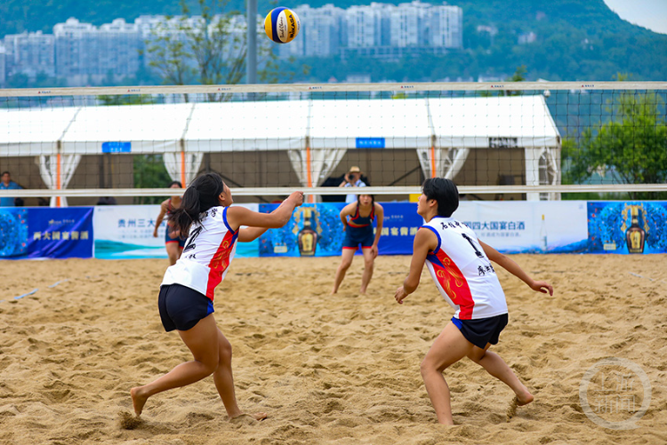 本次沙滩排球(二人制)比赛项目分为男子,女子青少年甲组和男子,女子