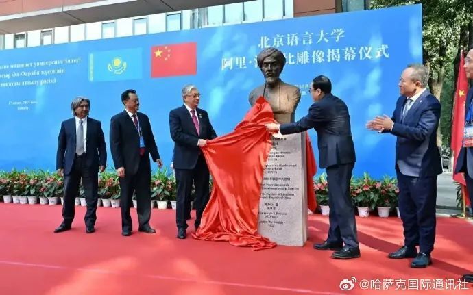 中国唯一!总统,回母校了_腾讯新闻